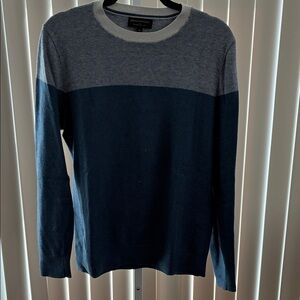 Banana Republic Men's Crewneck Sweater - Navy and Gray
